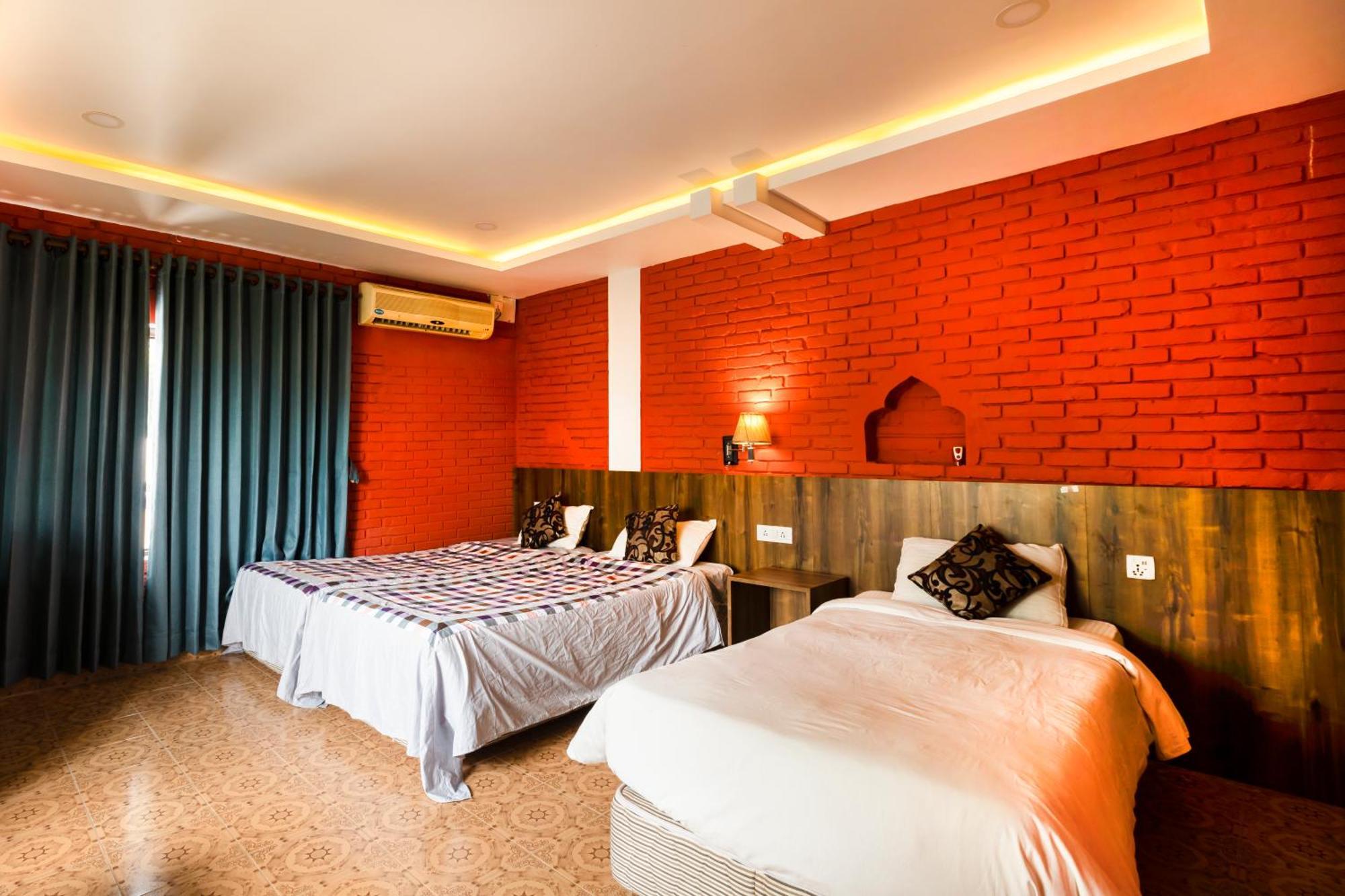 Hotel Parkside & Swimming Pool-Between Greenery And Azure ,Your Perfect Retreat Читван Экстерьер фото