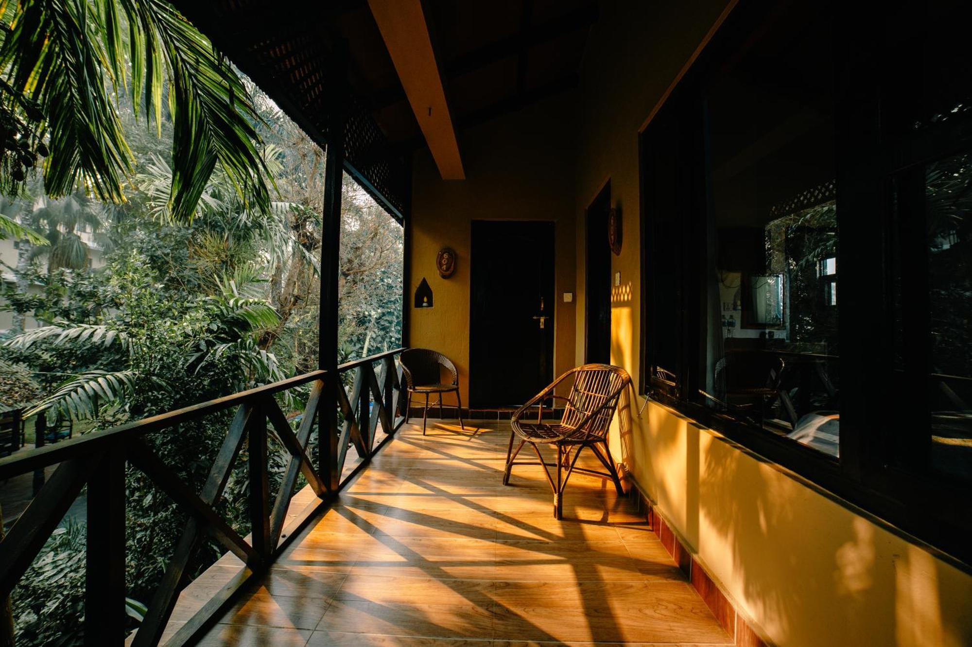 Hotel Parkside & Swimming Pool-Between Greenery And Azure ,Your Perfect Retreat Читван Экстерьер фото